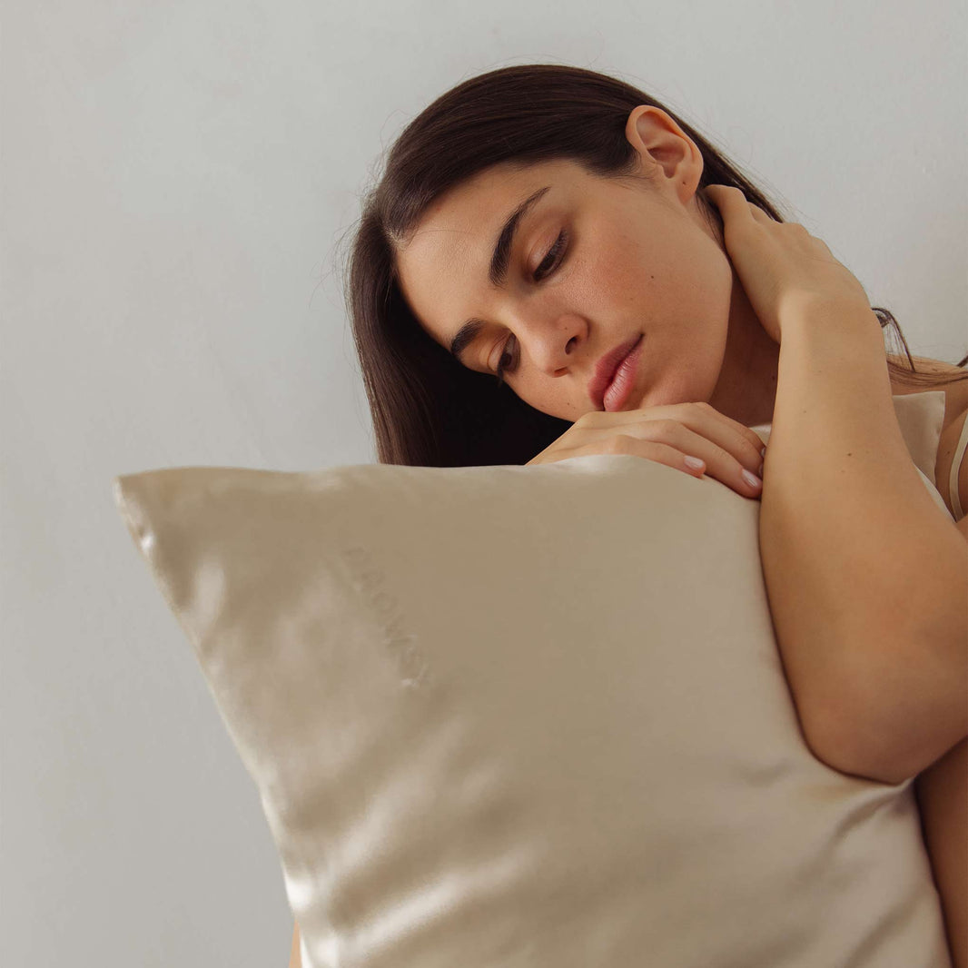 Why It’s Time to Switch to a Silk Pillowcase This Autumn