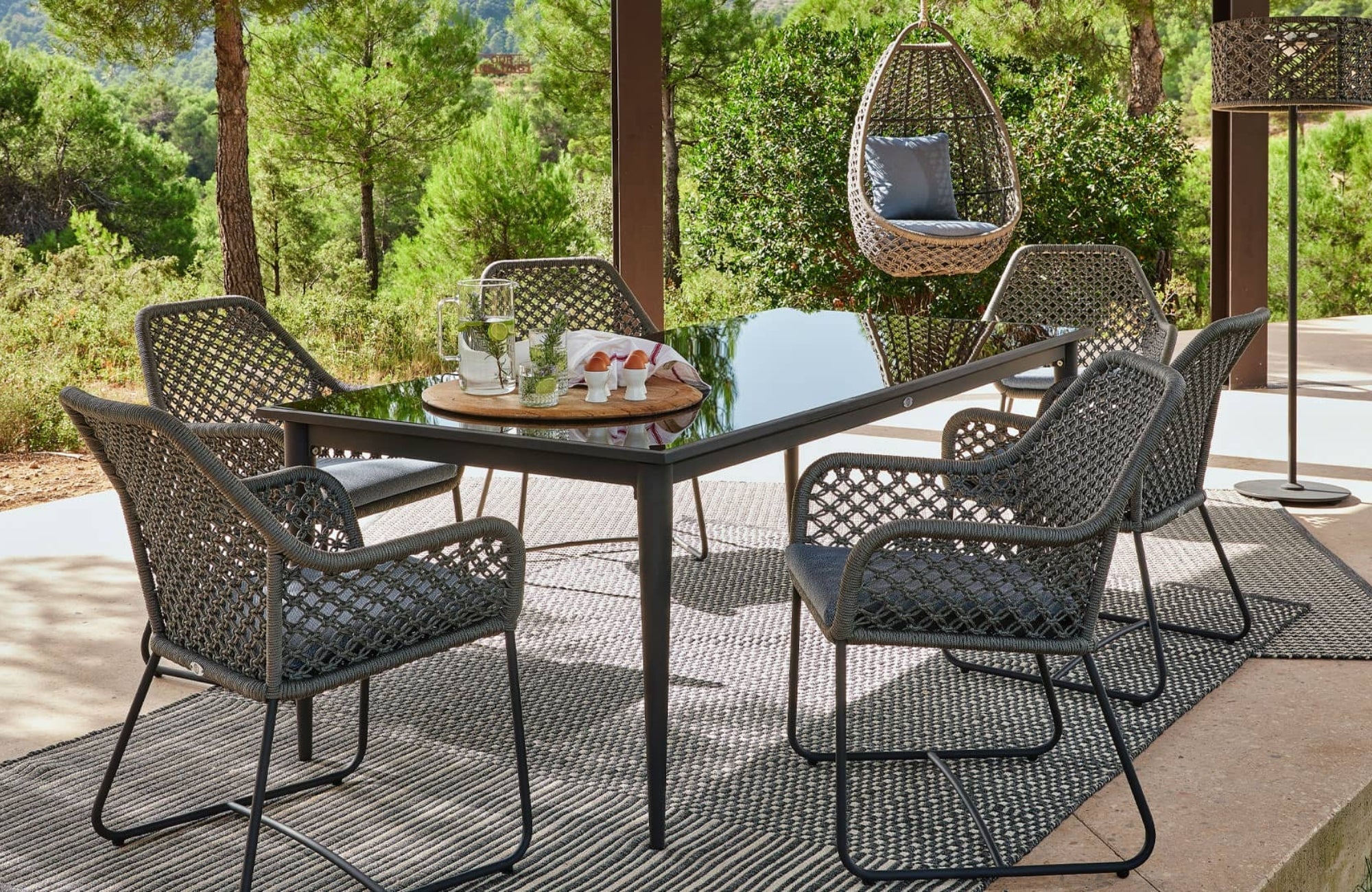 Outdoor Dining Tables