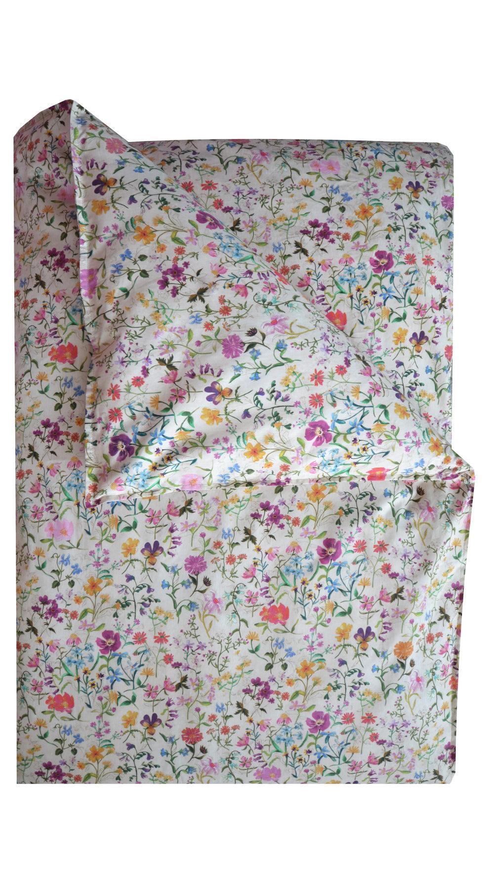 Libery Floral-patterned fabric Duvet on a white background