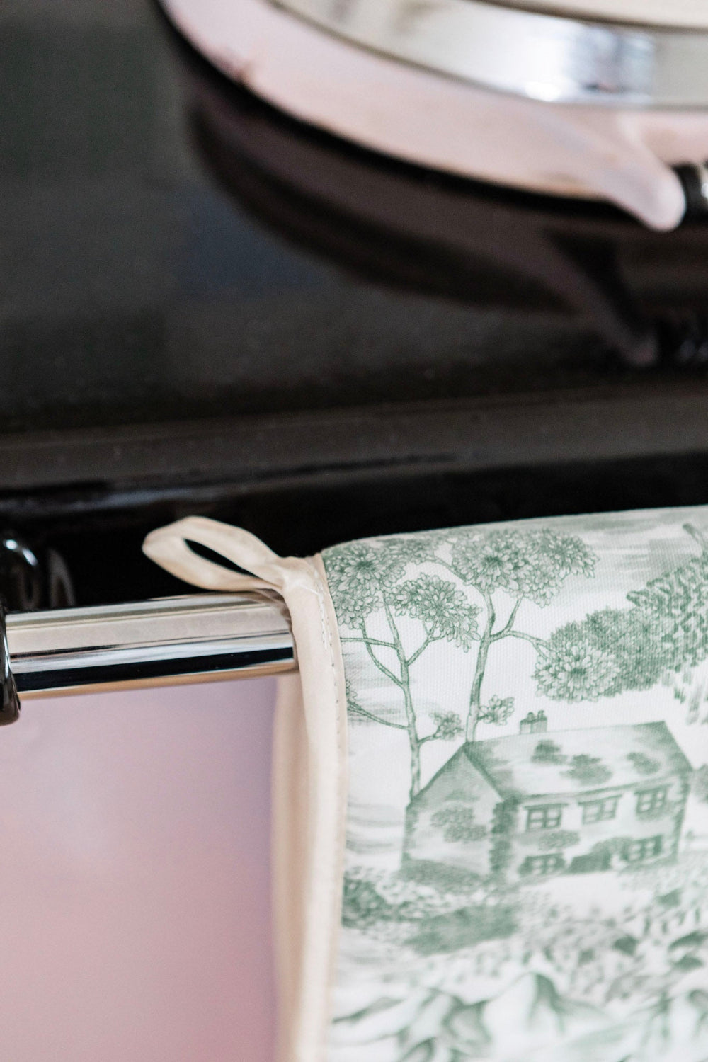 Close-up of Lake District oven mitt by Avalon home.