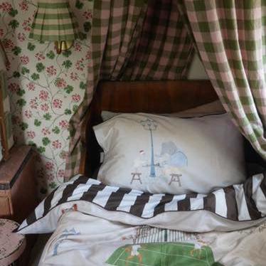 Sukun Follies in the park lifestyle image single bed childrens room with duvet set and pillow