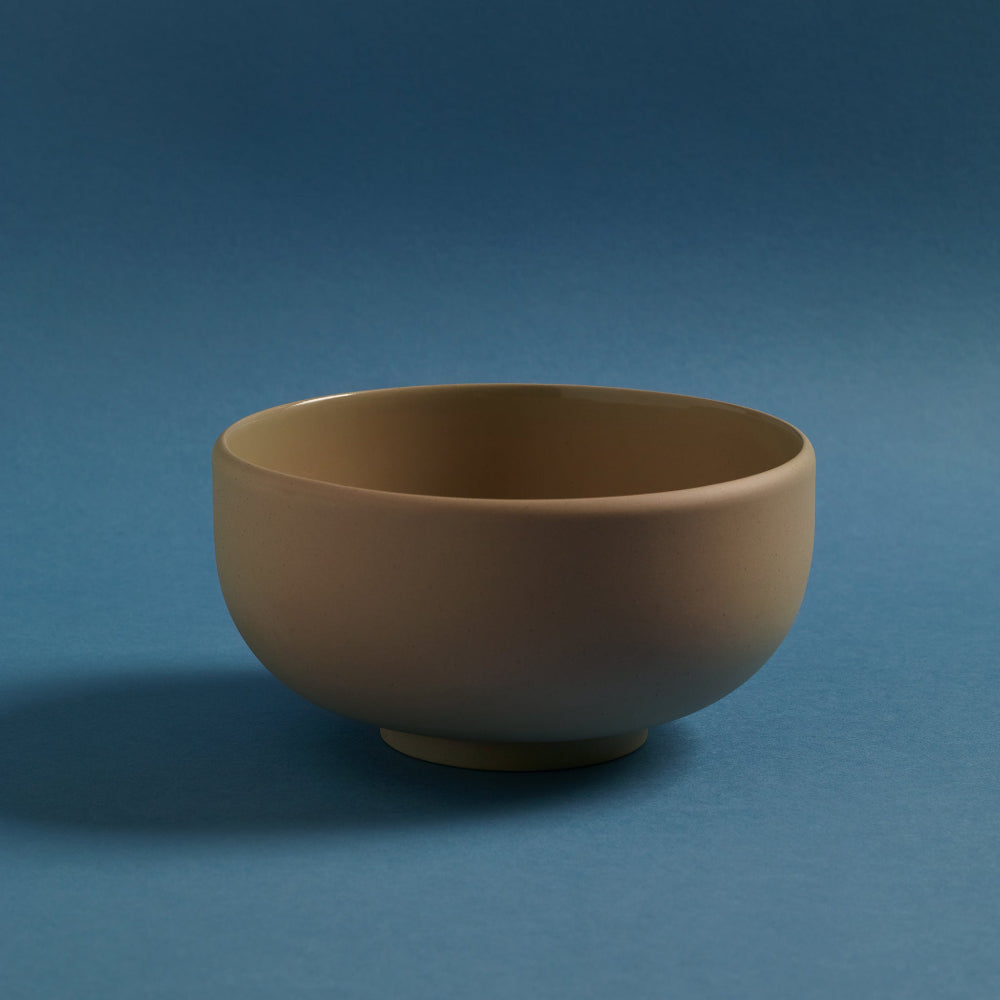 Aaron Probyn COLOMBO porcelain ramen bowl in Oat with a rounded shape and natural unglazed exterior