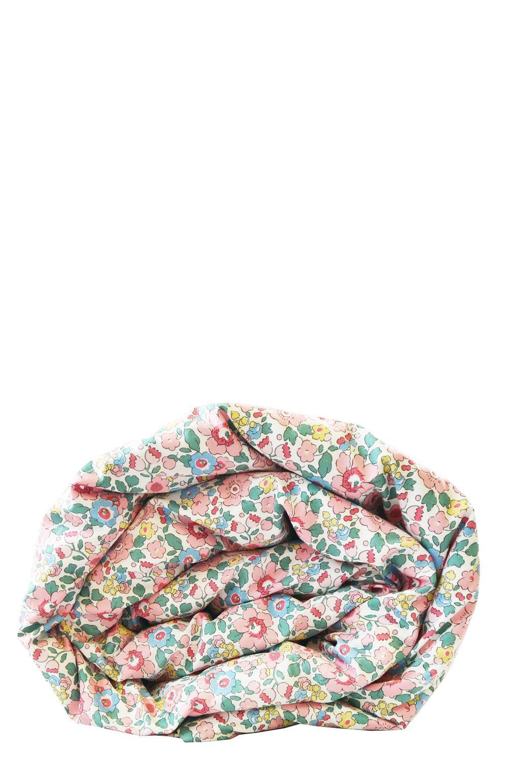 Floral patterned fabric Duvet Set on a white background