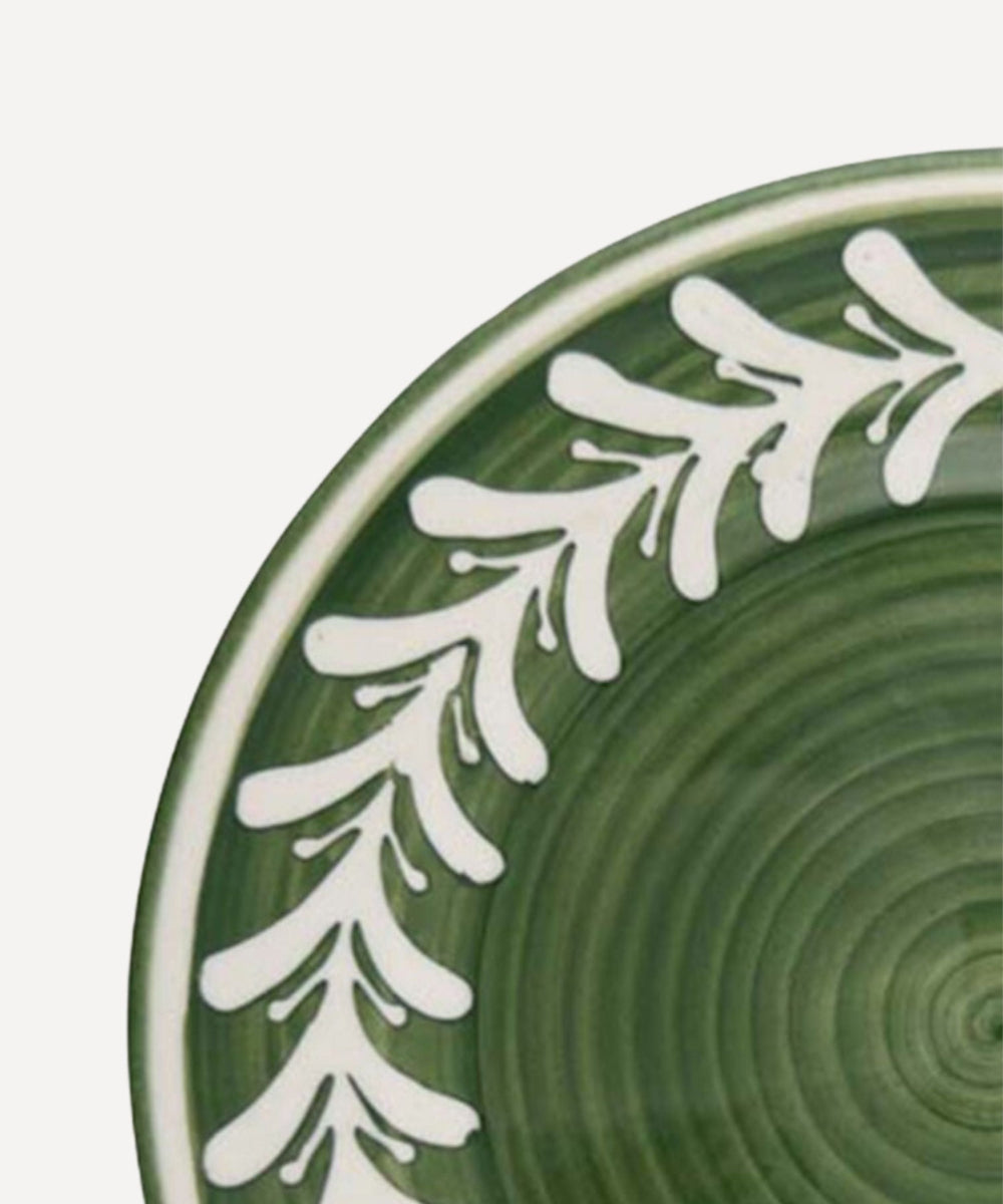 Closeup of the Dark Helecho Fern Green ceramic side plate with hand-painted white fern wreath by CasaLatina.