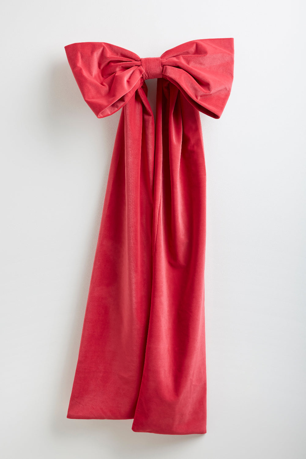 Kika Bespoke oversized hot pink velvet bow