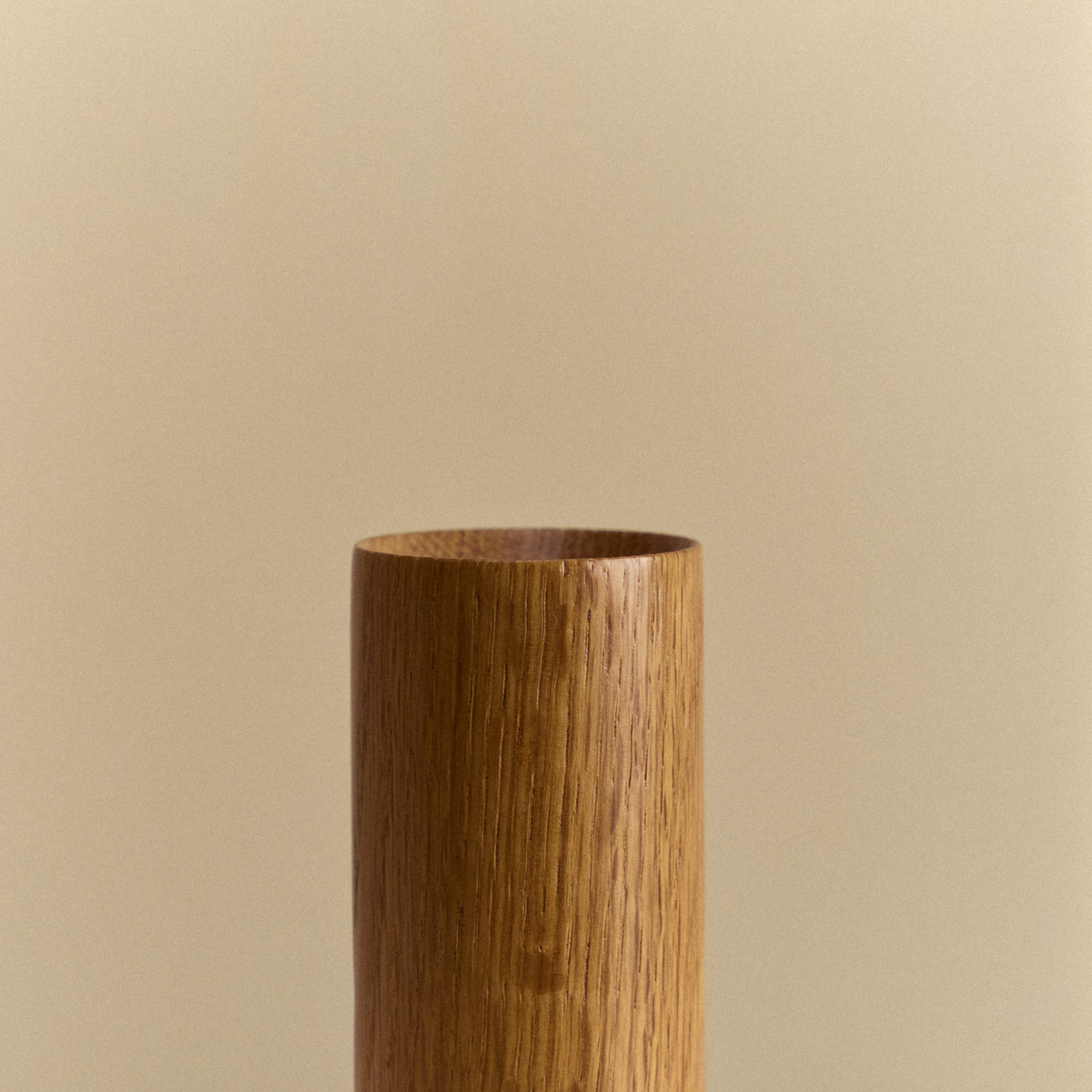 Tala Knuckle oak bedside lamp with warm 2200K light