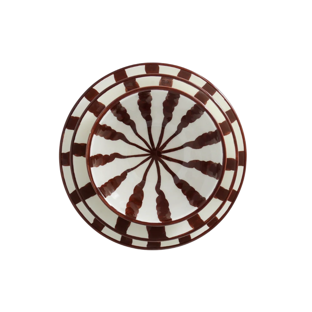 Set of four Woven Rosa Wave Dinner Plates with espresso-brown detailing